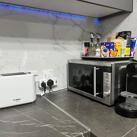 Modern Apartment Near Mckenzie Beach Ларнака Экстерьер фото